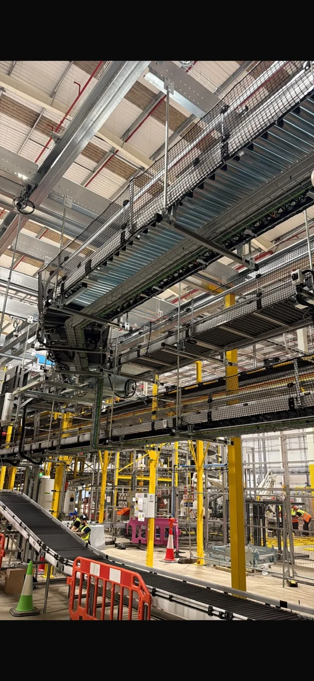 Conveyor equipment in warehouse